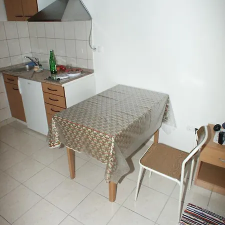 Studio Jelsa 585a 아파트